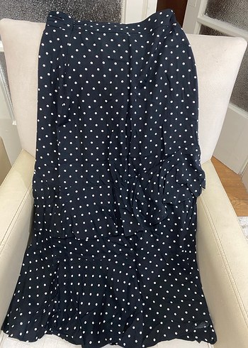 Puantiye Desenli Fırfırlı Siyah Midi Etek - Görsel 3