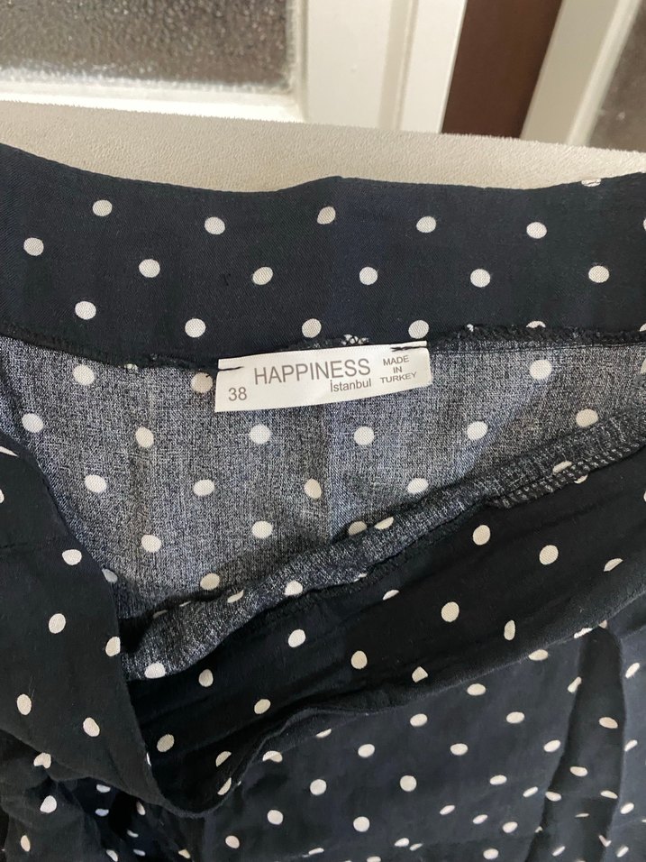 Puantiye Desenli Fırfırlı Siyah Midi Etek - Görsel 2