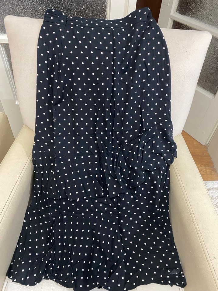 Puantiye Desenli Fırfırlı Siyah Midi Etek - Görsel 3