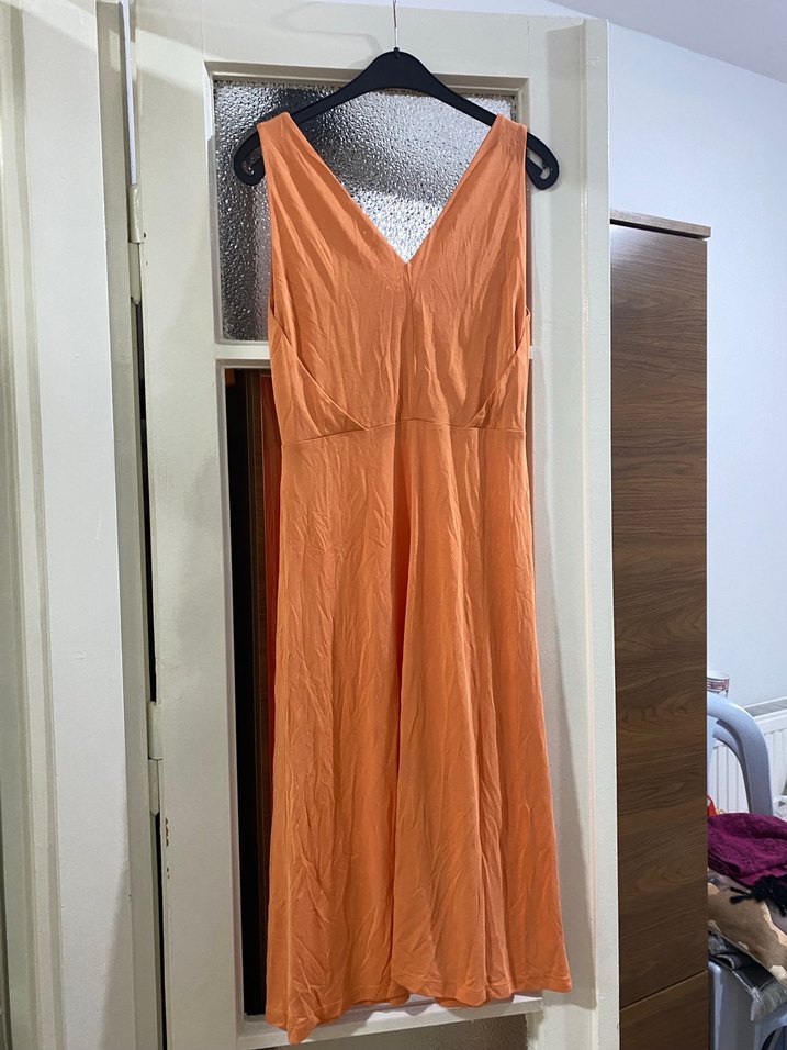 V Yaka Uzun Kadın Elbise - Görsel 3