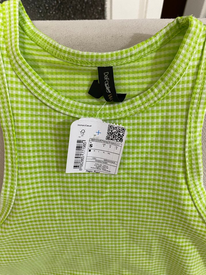 Yeşil Yüksek Yakalı Kadın Atlet - Görsel 2