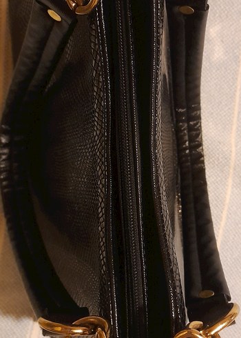 Klasik Siyah Parlak Yılan Desenli Deri Çanta - Görsel 6