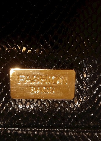 Klasik Siyah Parlak Yılan Desenli Deri Çanta - Görsel 4