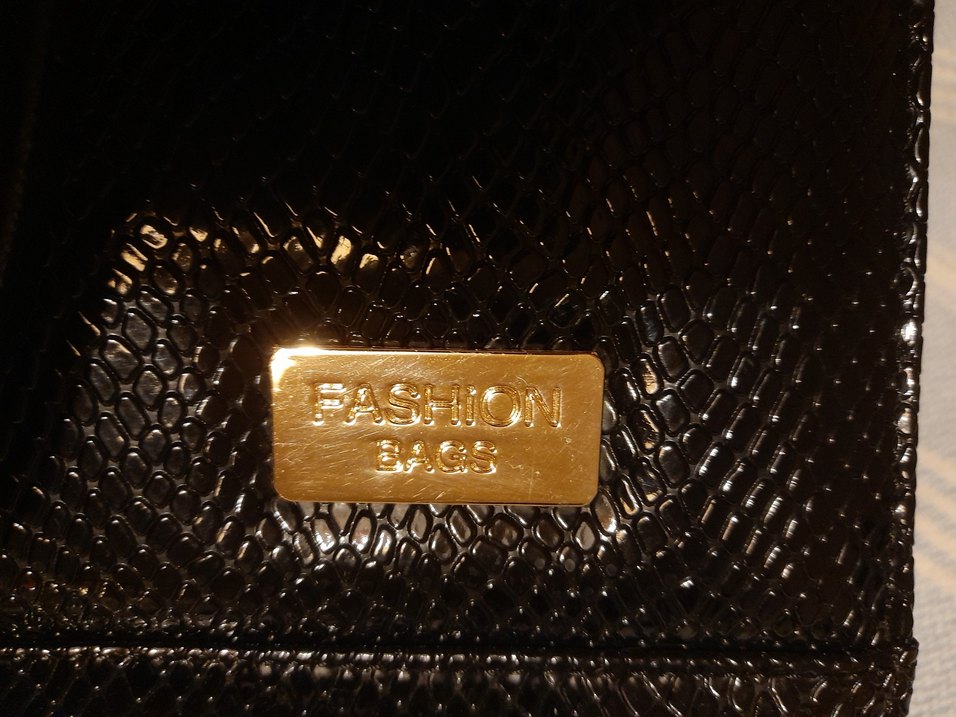 Klasik Siyah Parlak Yılan Desenli Deri Çanta - Görsel 4