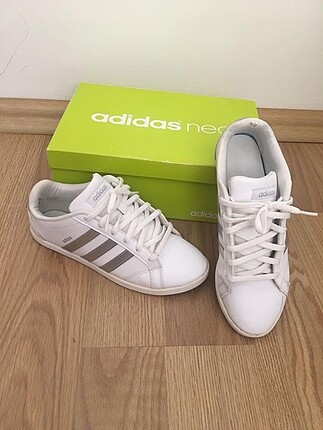Adidas spor ayakkabı