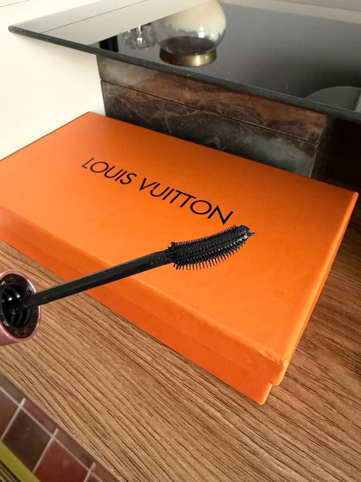 Shiny Bej Maybelline Maskara - Görsel 2