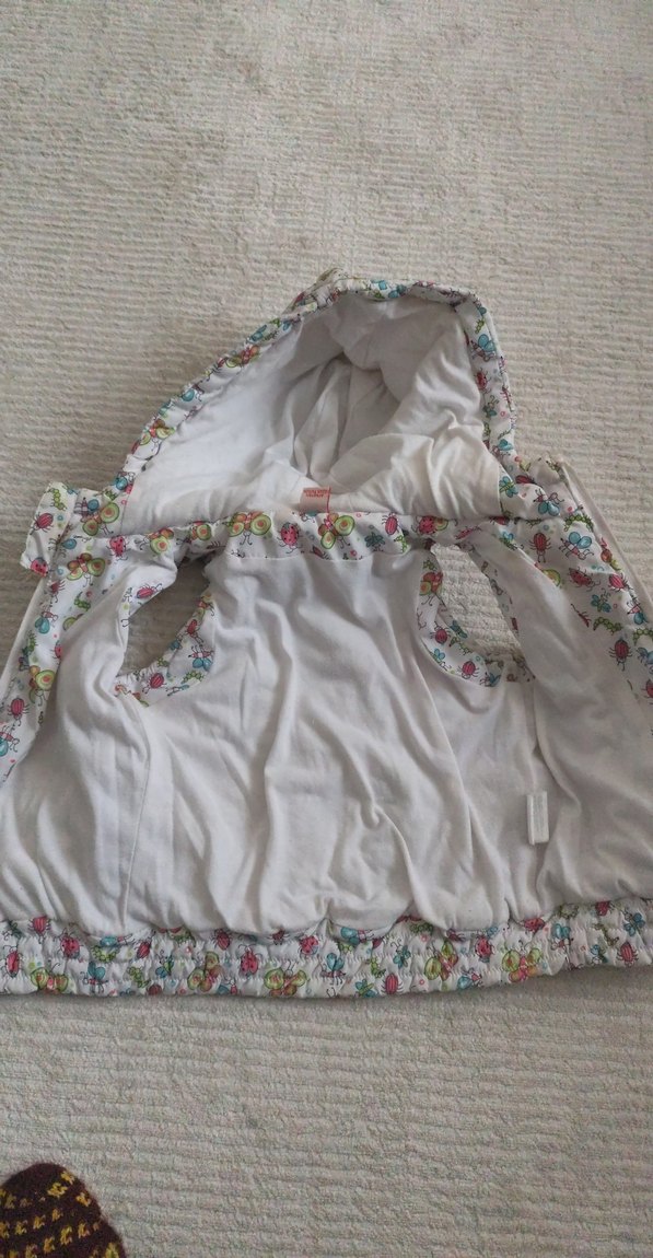 Kız Çocuk Kapüşonlu Baskılı Yelek - Görsel 4