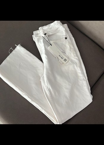 Kadın Beyaz Regular Fit Midi Pantolon