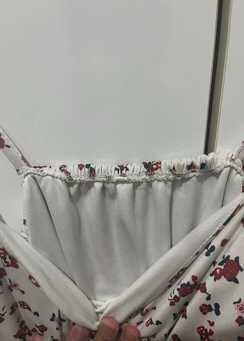 s Beden Çiçek desenli askılı elbise