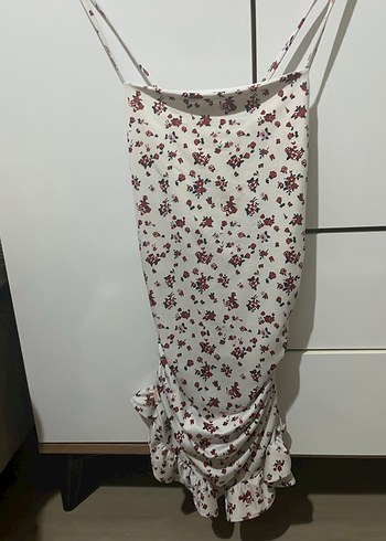 Zara Çiçek desenli askılı elbise