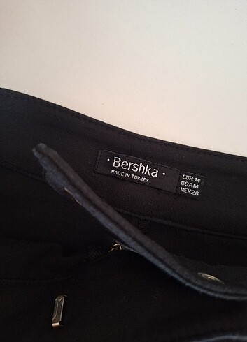 m Beden Bershka siyah etek