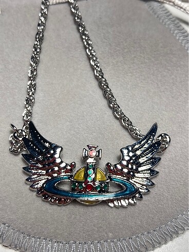 Vivienne Westwood Kolye
