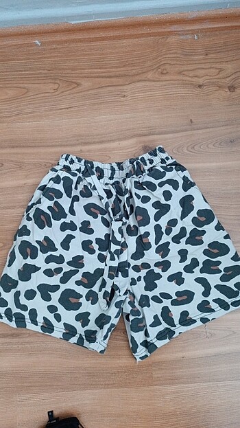 Leoparlı şort beli lastikli