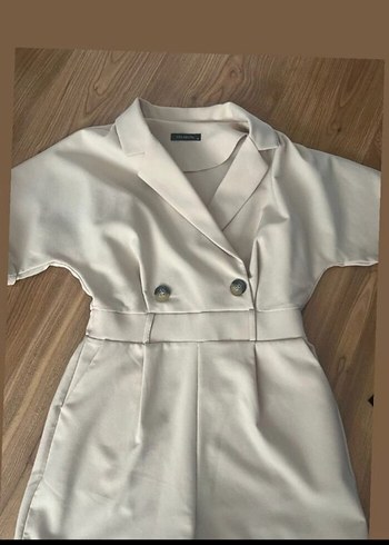 Bej Kısa Kollu Mini Tulum