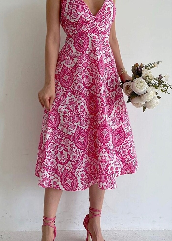 Pembe Desenli Dekolteli Midi Boy Elbise - Görsel 2