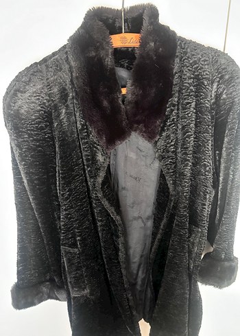 Uzun Siyah Suni Kürk Detaylı Kadın Kaban - Görsel 2