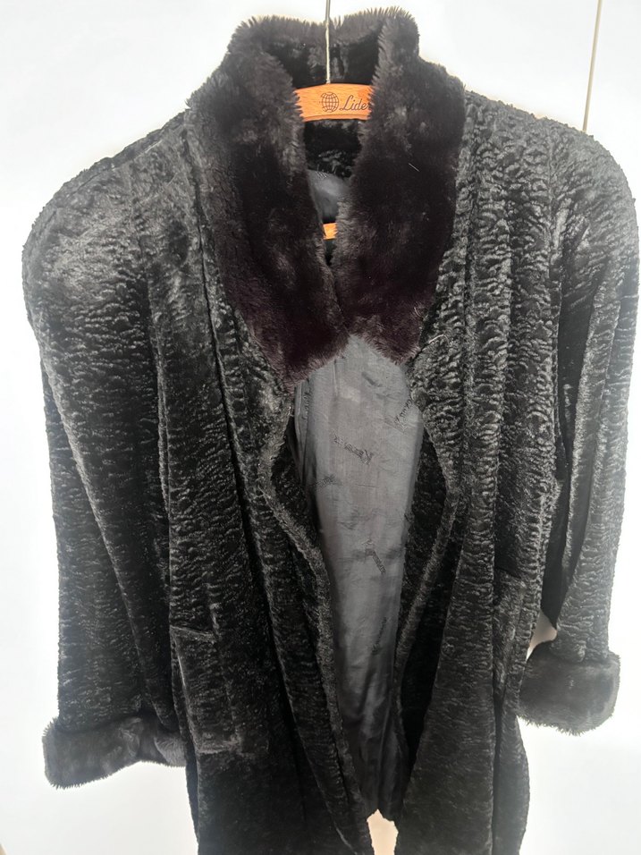 Uzun Siyah Suni Kürk Detaylı Kadın Kaban - Görsel 2