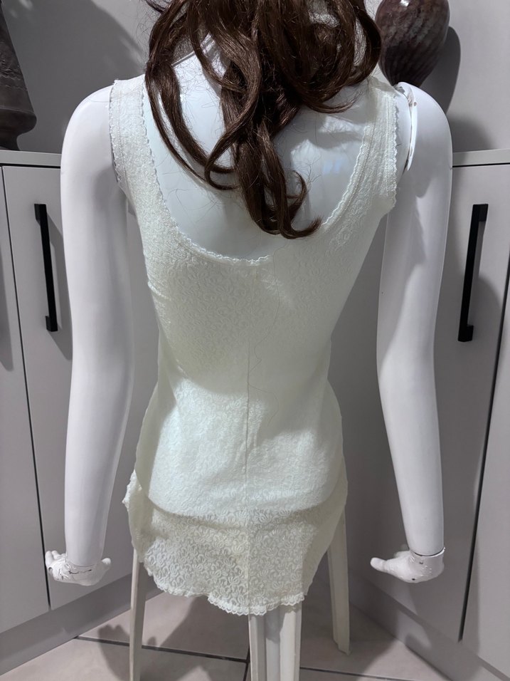 Beyaz V Yaka Mini Dantel Elbise - Görsel 3