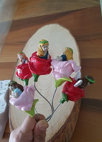 Beden Çiçek kız saksı dibi süsü