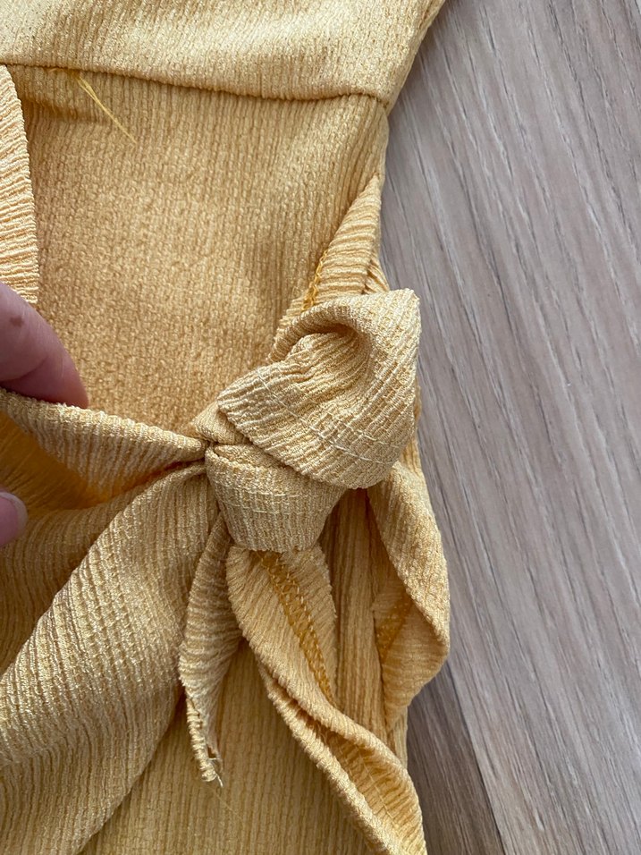 Sarı Keten Mini Askılı Tulum - Görsel 3