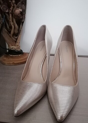 Deichmann Deri görünümlü stiletto 
