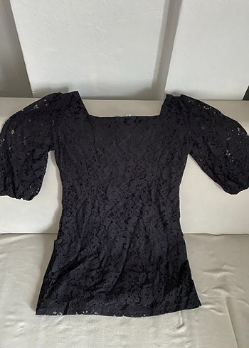 Dantel detaylı düğmeli siyah elbise - Görsel 2