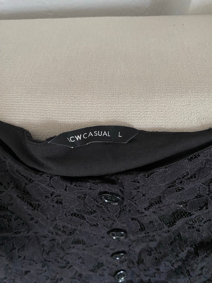 Dantel detaylı düğmeli siyah elbise - Görsel 3