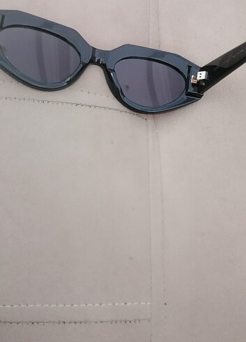  Beden Bottega veneta günez gözlüğü