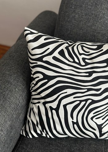 Gri Zebra Desenli Dekoratif kırlent kılıfı - Görsel 3