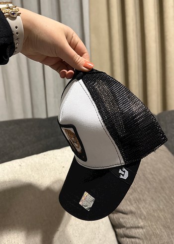 Aslan İşlemeli Siyah-Beyaz Erkek Şapka - Görsel 2