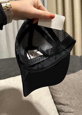 Aslan İşlemeli Siyah-Beyaz Erkek Şapka - Görsel 3