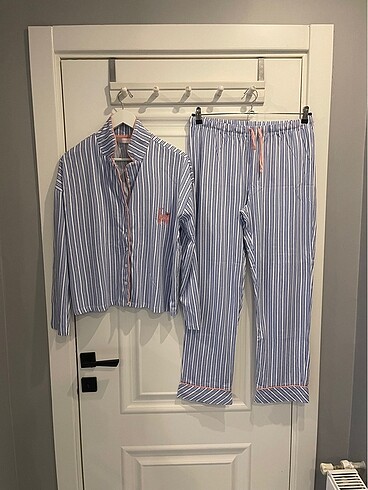 Yeni çizgili pijama