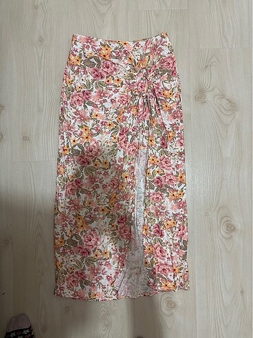 Stradivarius yırtmaçlı etek