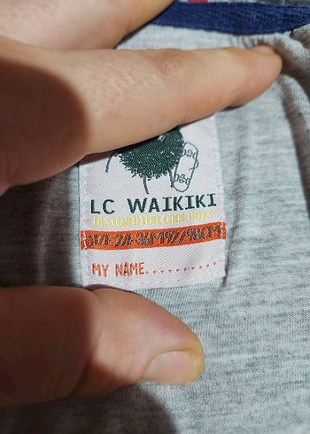 Kırmızı Kapüşonlu Erkek Çocuk Yağmurluk - Görsel 5