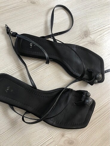 39 Beden siyah Renk Zara sandalet