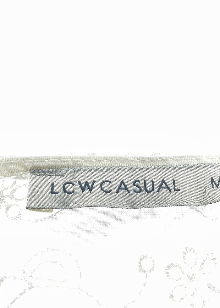 LC Waikiki Gömlek %70 İndirimli. — görsel 4/6