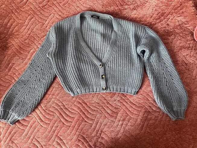 Düğmeli Crop Hırka
