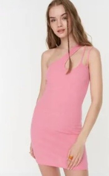 Pembe Elbise