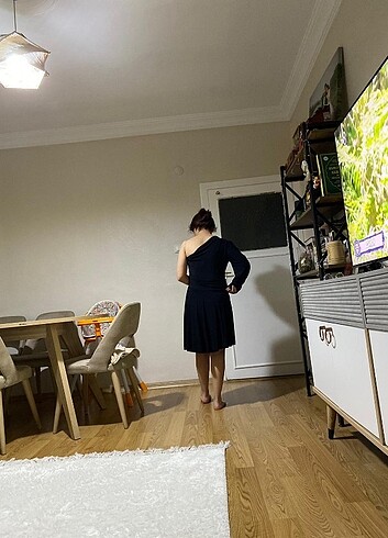 Siyah tek omuz elbise - Görsel 4