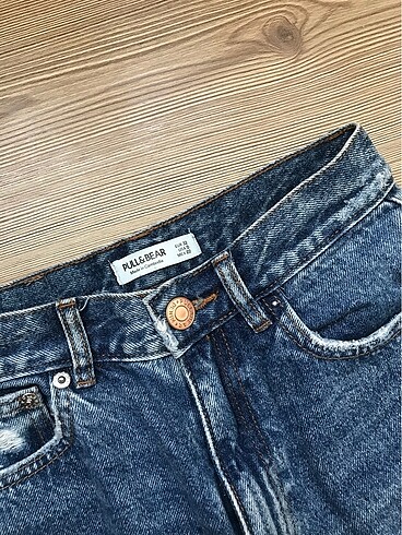 32 Beden Pull and Bear Mom Fit Distressed Jean