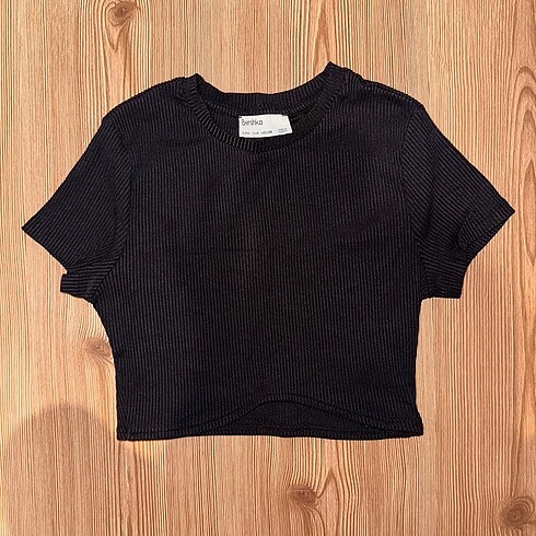 bershka siyah crop tişört
