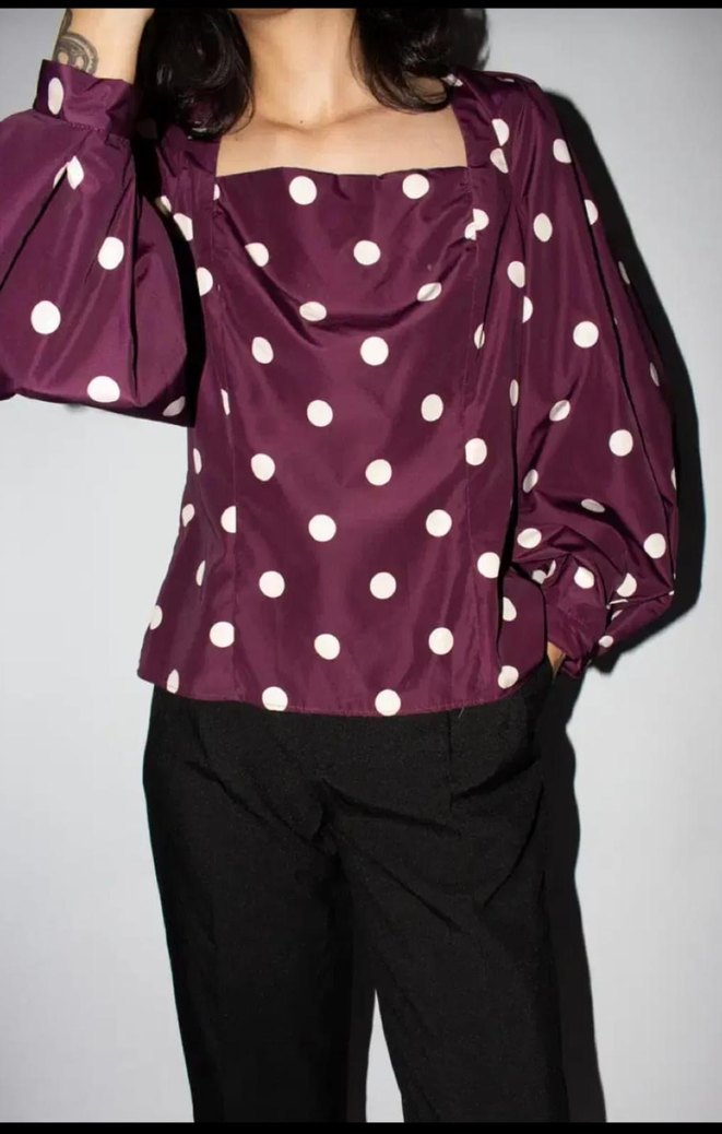 Mor Puantiyeli Kısa Kadın Bluz - Görsel 3