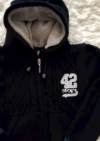 4.5 yaş örgü Erkek Kapüşonlu Fermuarlı Siyah sifir ayarindadir - Görsel 2