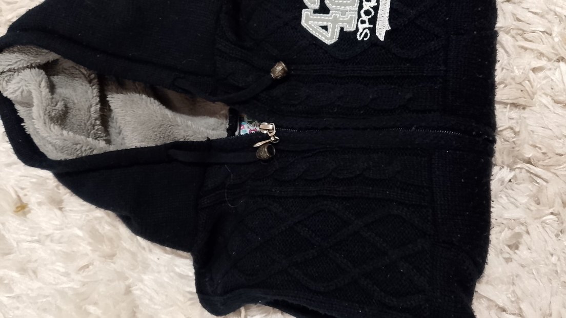 4.5 yaş örgü Erkek Kapüşonlu Fermuarlı Siyah sifir ayarindadir - Görsel 4