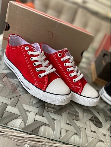 Kırmızı converse 36