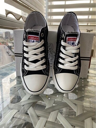 32 Beden siyah Renk Çocuk converse 32