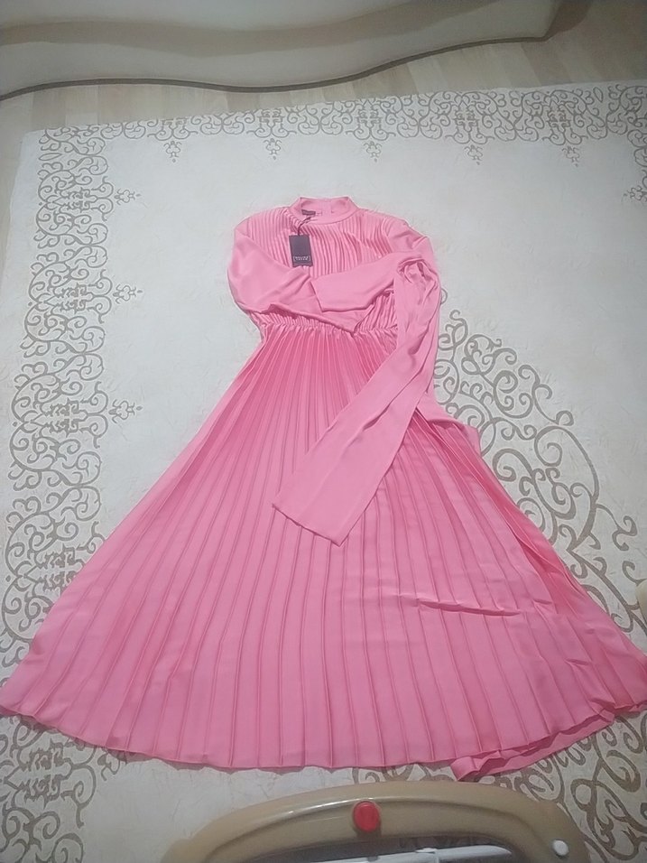 Melike Tatar markası Pembe Piliseli Uzun Kollu Kadın Elbise - Görsel 2