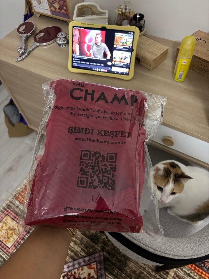 Bordo Yüksek Yakalı Kolsuz Uzun Elbise - Görsel 4