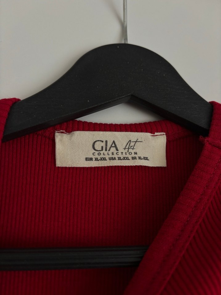 Kırmızı Uzun Yüksek Yakalı Kolsuz Elbise - Görsel 3