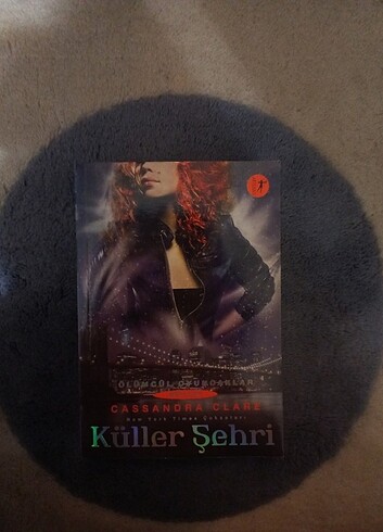 Küller Şehri Ölümcül Oyuncaklar Serisi İkinci Kitap - Cassandra 